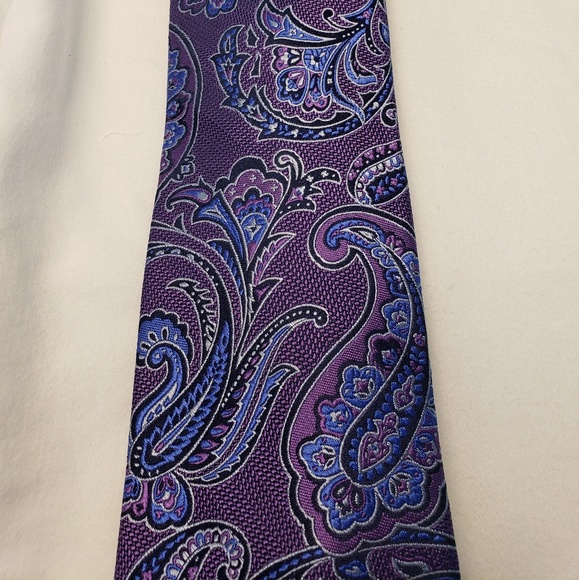Jos. A. Bank Tie - Picture 2 of 3